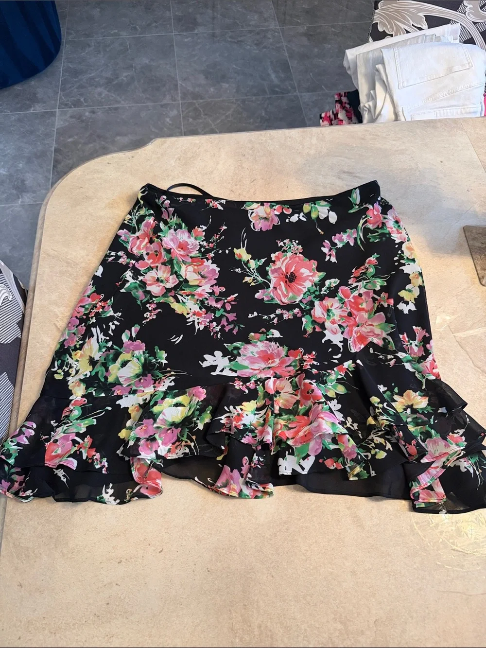 CHAPS Floral Ruffle Hem Skirt - Black with Pink & Green Floral XL